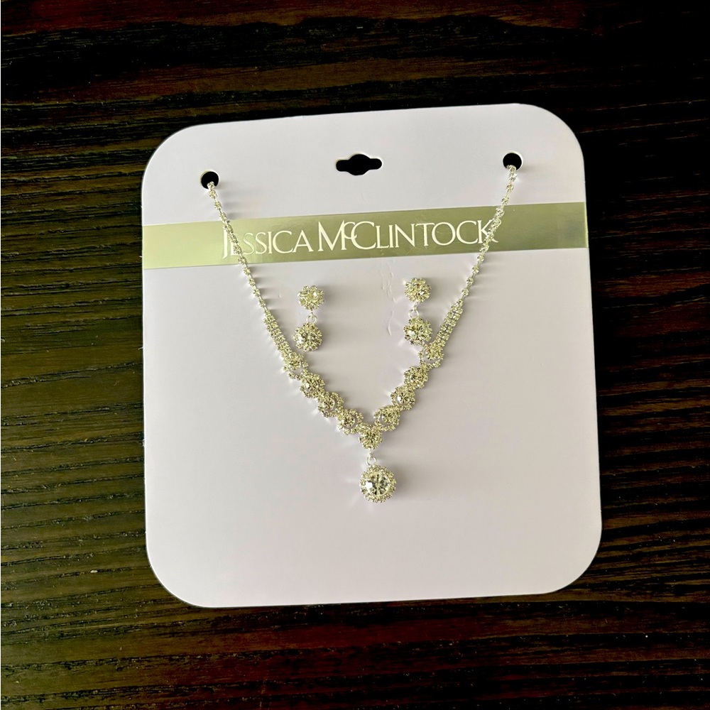 NEW Jessica McClintock necklace and earrings set
